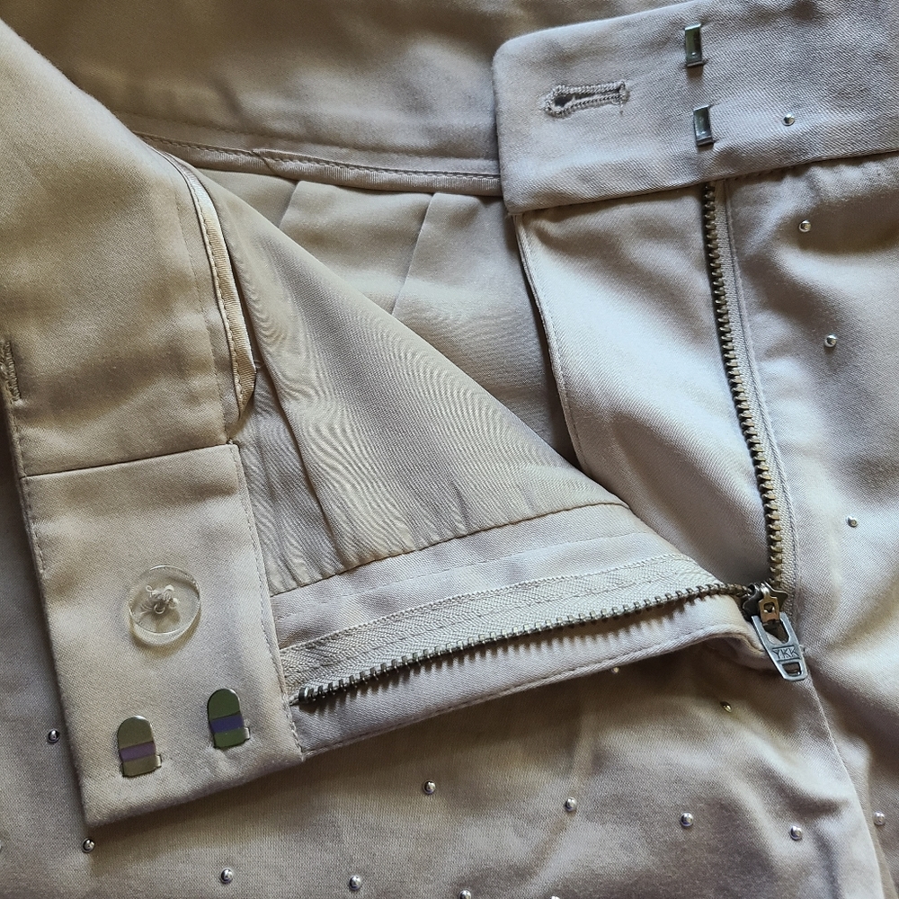 WHBM Studded Shorts Size 8 Khakis - Picture 8 of 8